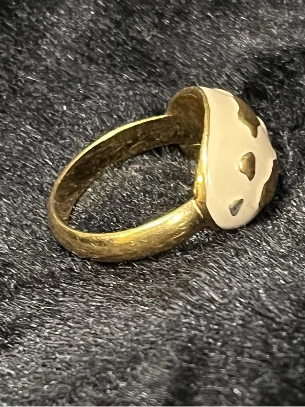 Vintage 80s Gold Tone Cream Leopard Cheetah Spot Dot Enamel Fashion Dome Ring